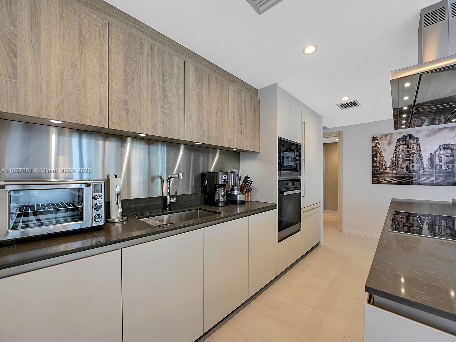 BRICKELL FLATIRON CONDO - Residential Lease