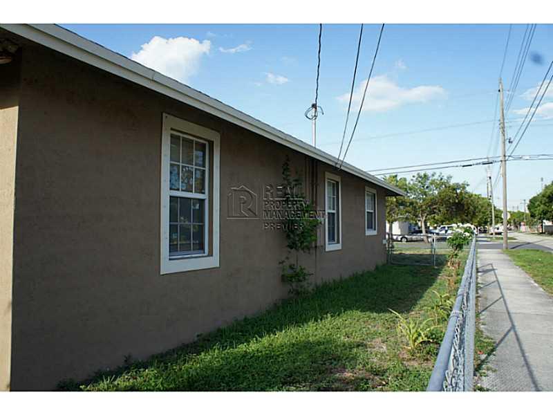 TOWN OF HALLANDALE B-13 D - Residential Lease