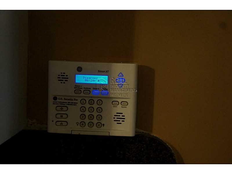 TOWN OF HALLANDALE B-13 D - Residential Lease