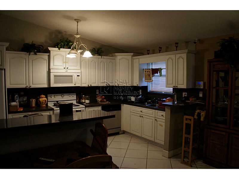 TOWN OF HALLANDALE B-13 D - Residential Lease