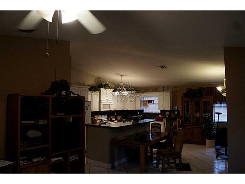 TOWN OF HALLANDALE B-13 D - Residential Lease