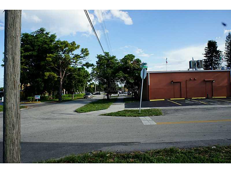 TOWN OF HALLANDALE B-13 D - Residential Lease