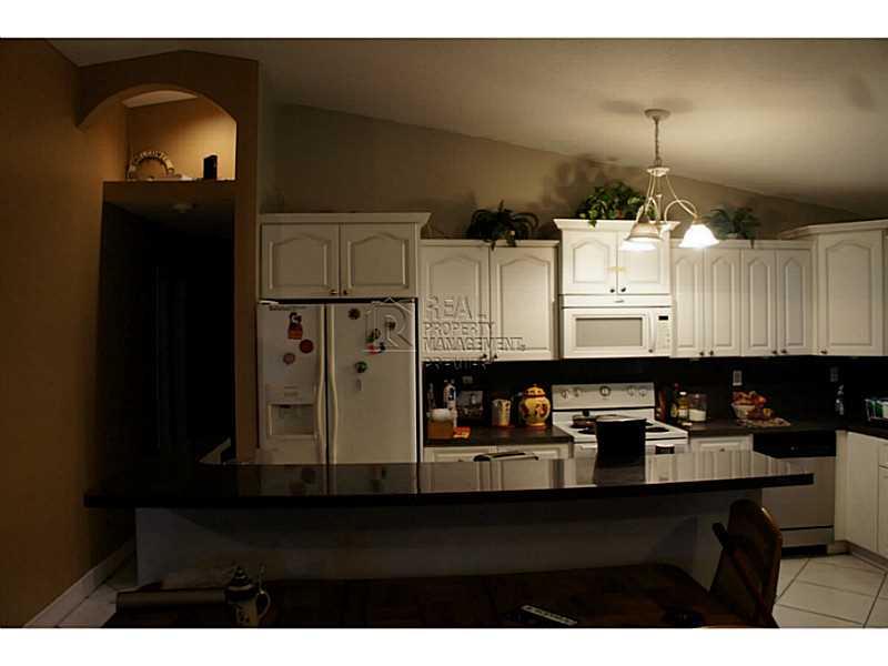 TOWN OF HALLANDALE B-13 D - Residential Lease