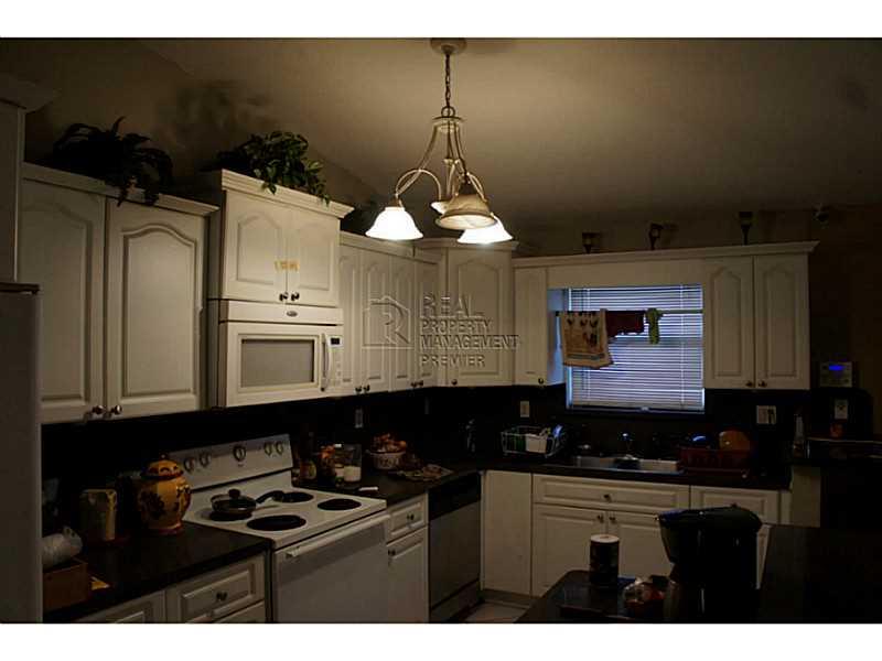 TOWN OF HALLANDALE B-13 D - Residential Lease