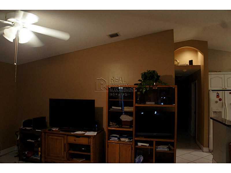 TOWN OF HALLANDALE B-13 D - Residential Lease