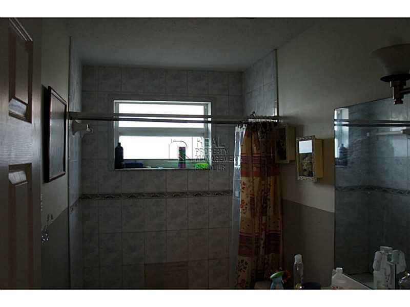 TOWN OF HALLANDALE B-13 D - Residential Lease