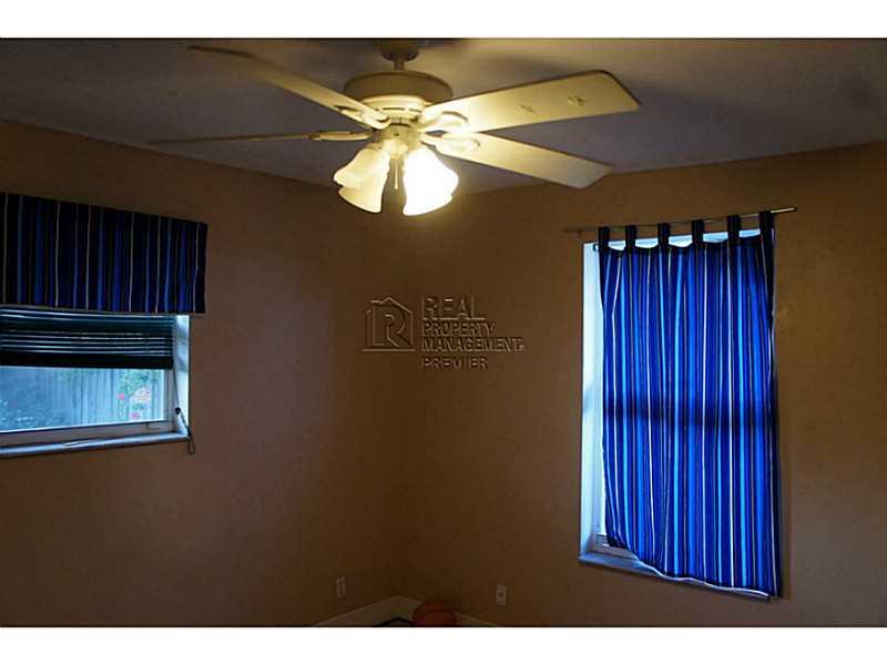 TOWN OF HALLANDALE B-13 D - Residential Lease