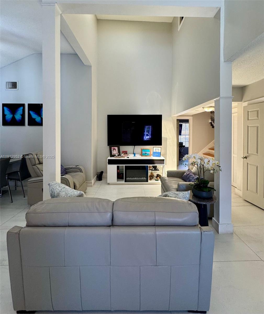 WELLINGTON OF WELLINGTON - Residential