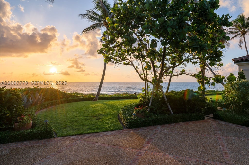 Photo of 183 S Beach Rd, Jupiter Island, FL 33455 (MLS # A12097779)