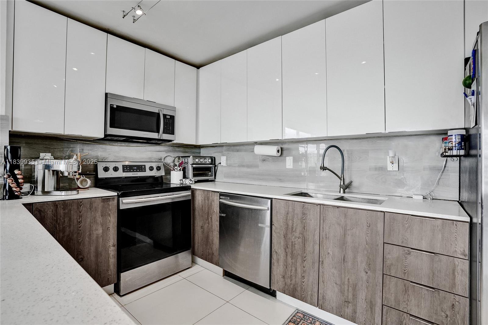 JOCKEY CLUB CONDO - Residential