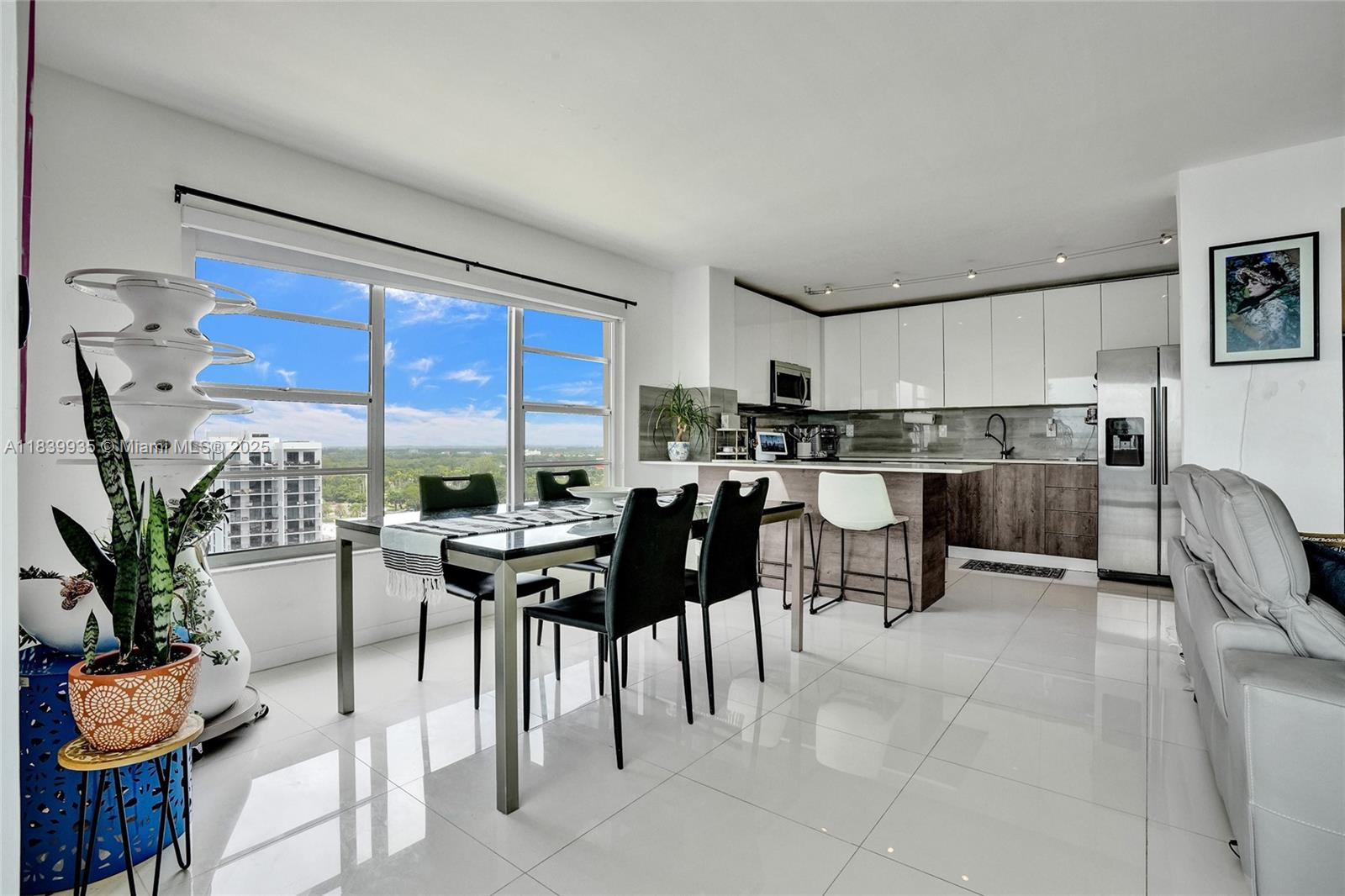 JOCKEY CLUB CONDO - Residential