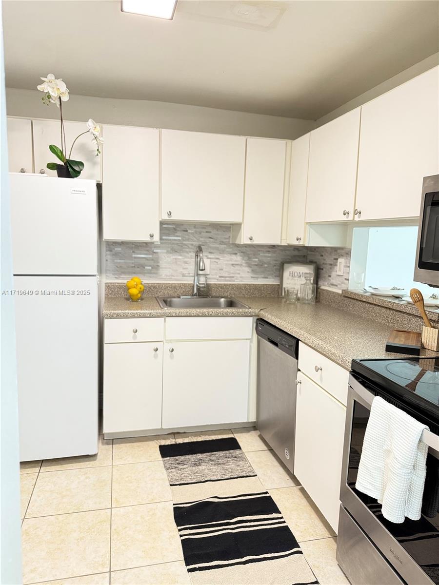 4920 Nw 79th Ave 108, Doral, Miami-Dade County, Florida - 1 Bedrooms  
1 Bathrooms - 