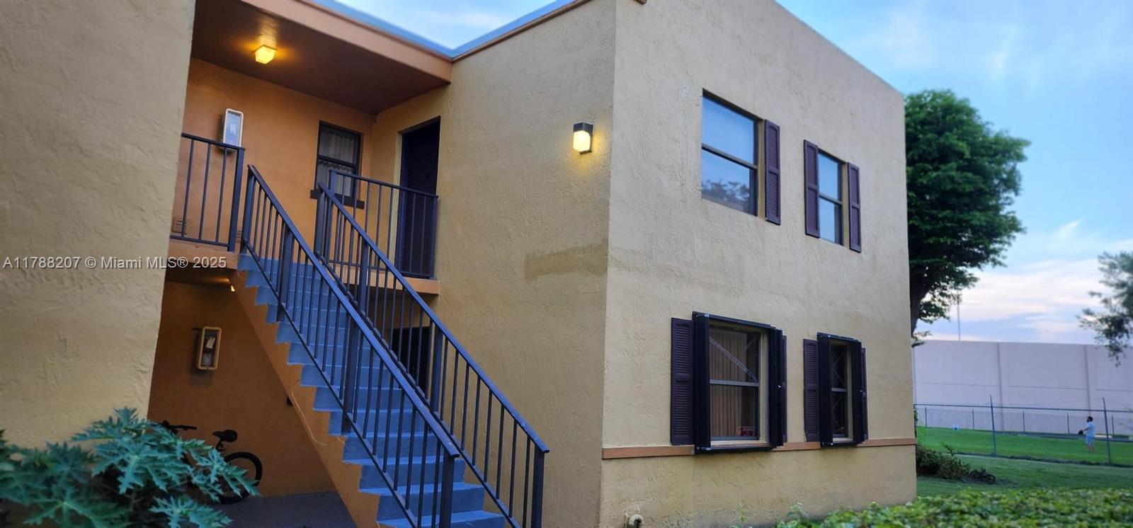 Rental Property at 656 Nw 114th Ave 202, Sweetwater, Miami-Dade County, Florida - Bedrooms: 1 
Bathrooms: 1  - $1,800 MO.