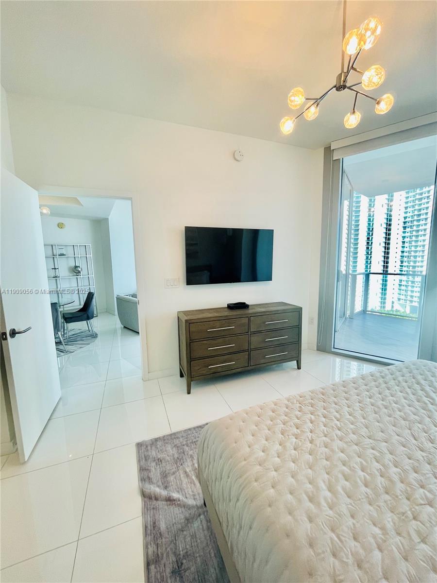 PARAMOUNT MIAMI WORLDCENT - Residential