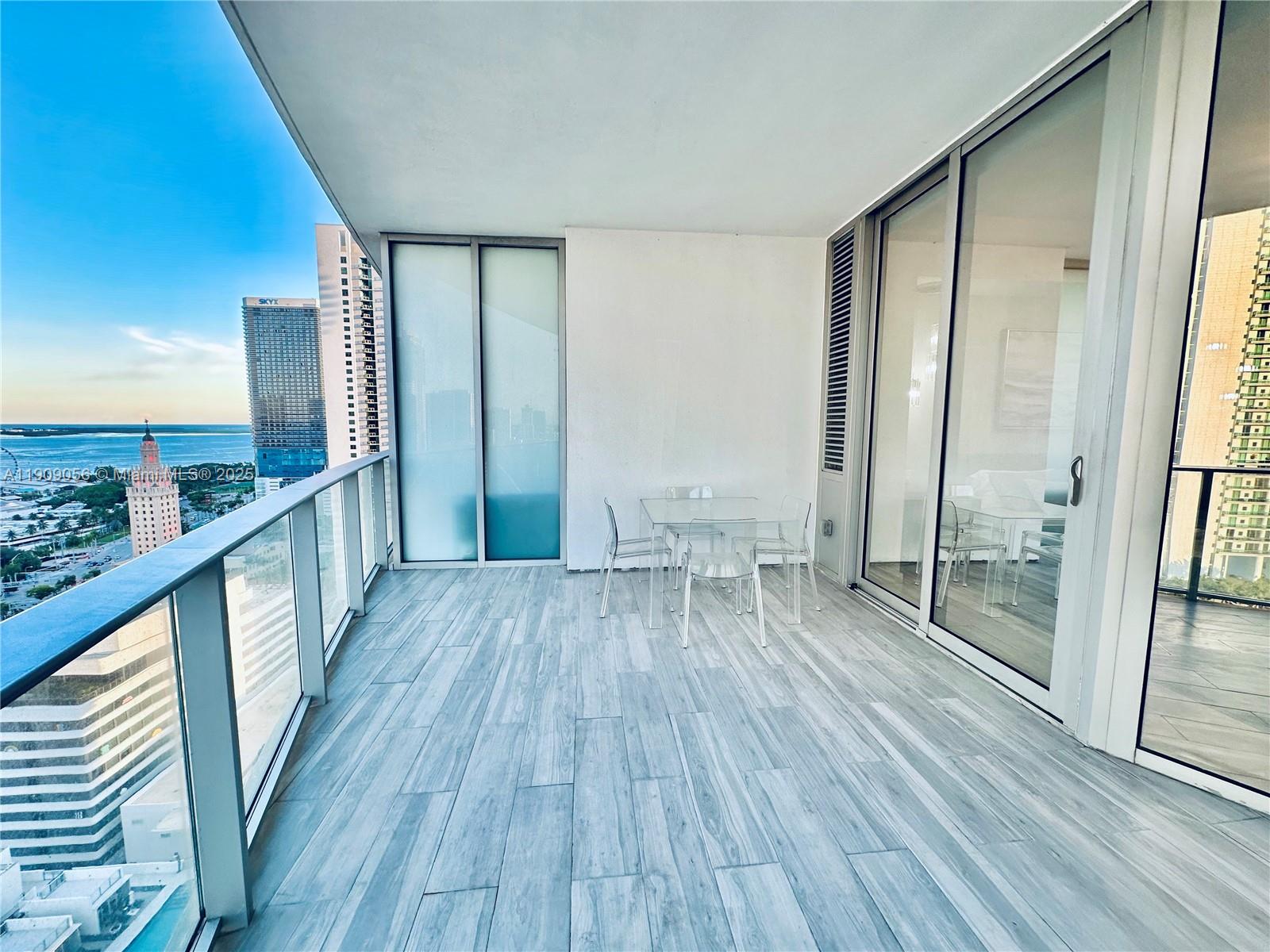 PARAMOUNT MIAMI WORLDCENT - Residential