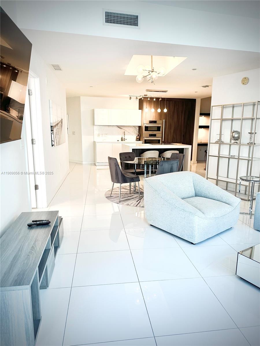 PARAMOUNT MIAMI WORLDCENT - Residential