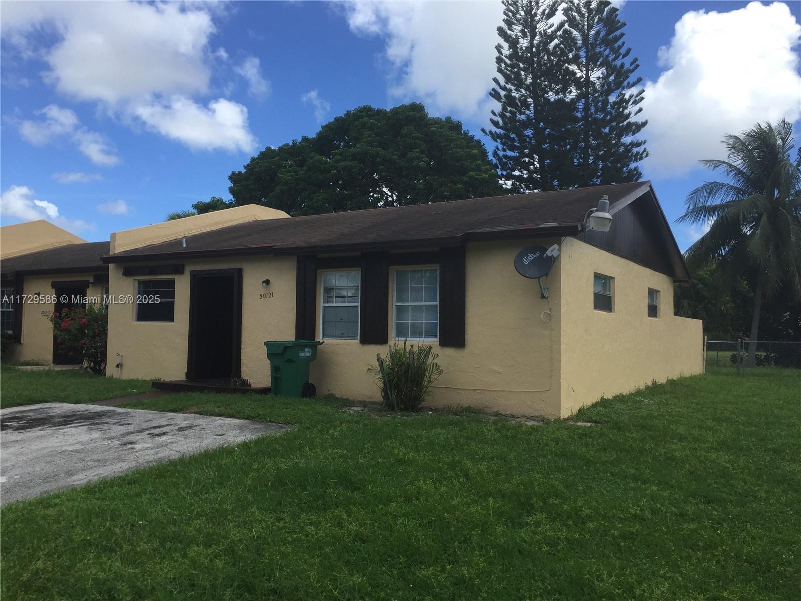 20121 Nw 28th Ct, Miami Gardens, Broward County, Florida - 3 Bedrooms  
2 Bathrooms - 