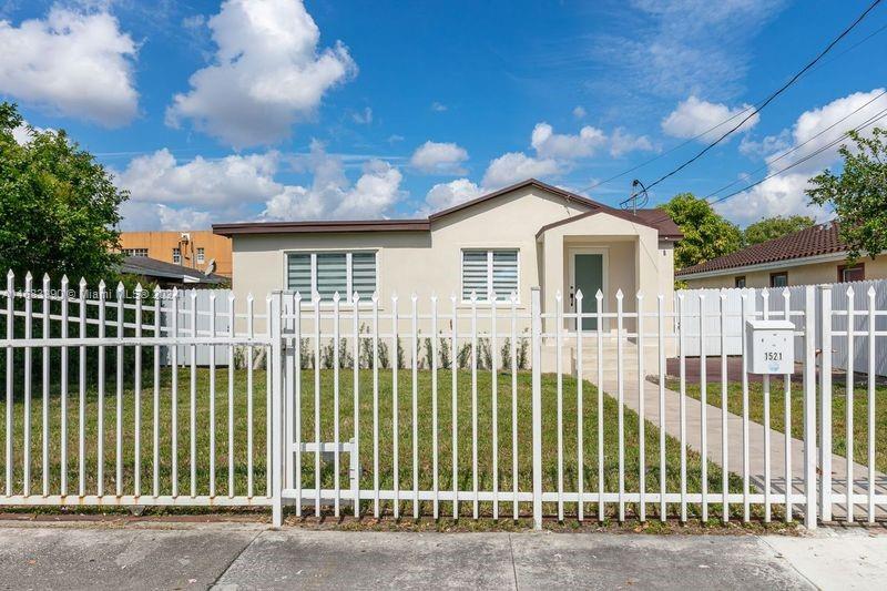 Beautiful home totally renovated ready for immediate move in, 3 BED AND 2 BATH, all new appliances, upgraded kitchen with granite counter top and bathrooms with lots of space. Huge fence yard for privacy, enough space to host party, children playground or pool. .