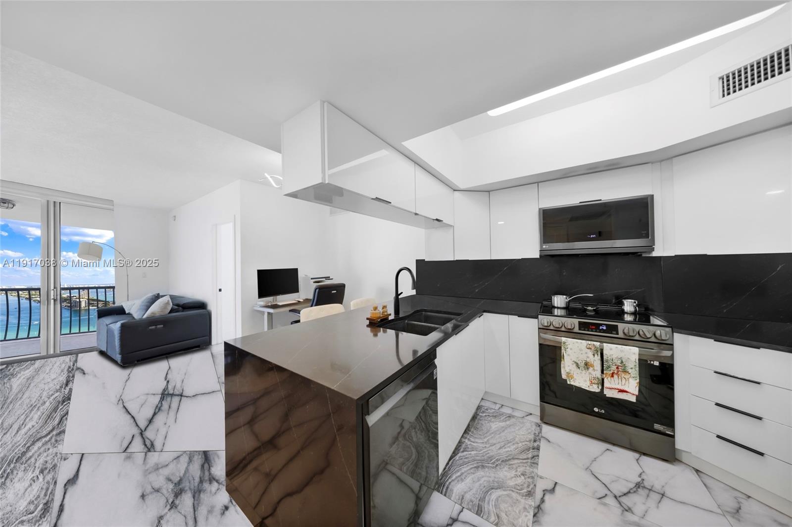 1750 N Bayshore Dr 4302