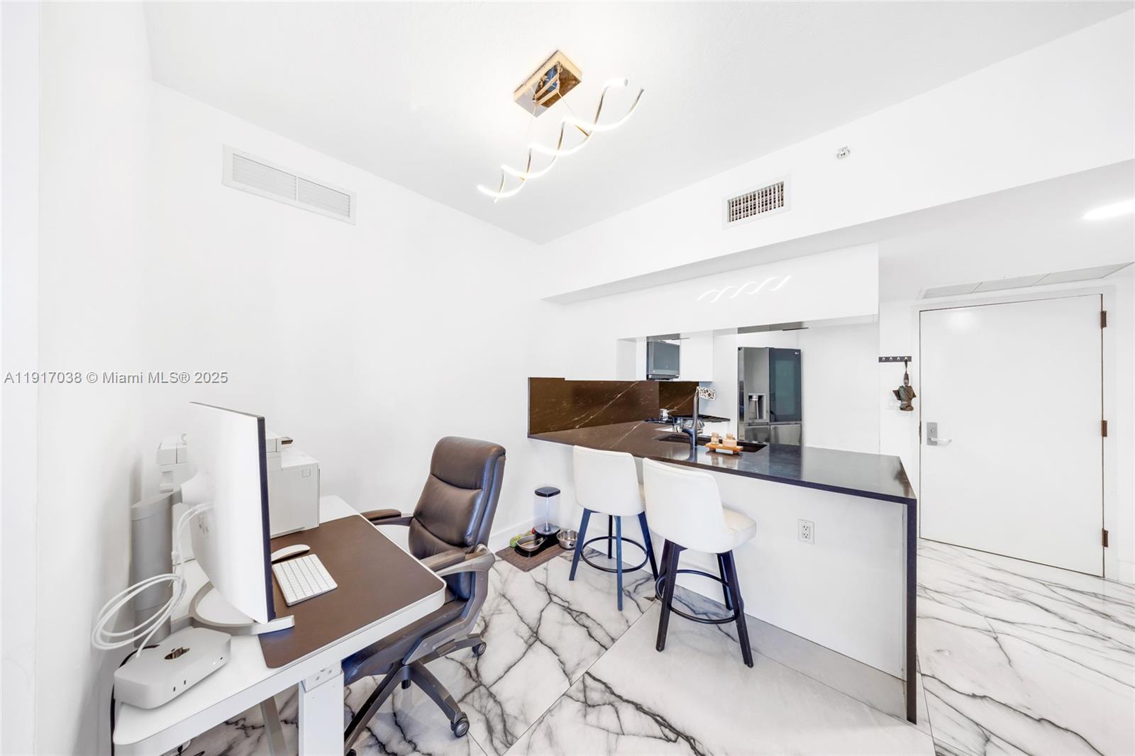 1750 N Bayshore Dr 4302