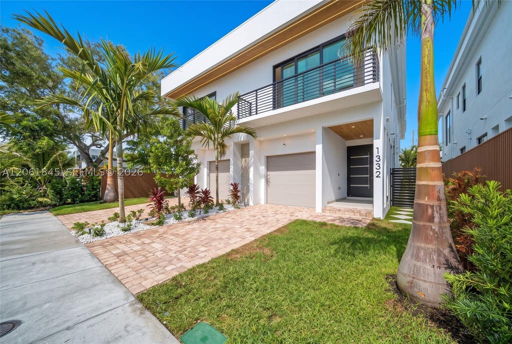 Photo of 1320 NE 16th Ter, Fort Lauderdale, FL 33304 (MLS # A12061845)