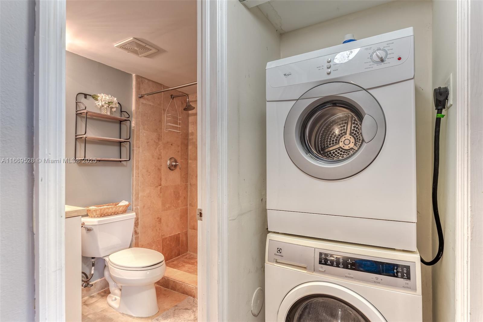 POMPANO BEACH VIEW CONDO - Residential Lease