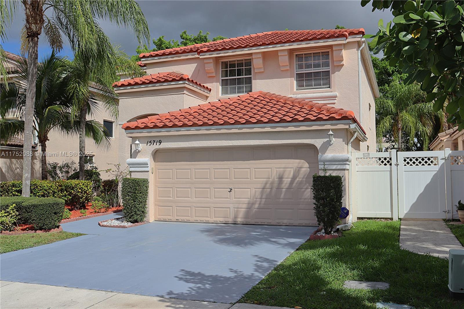 15719 NW 4th St