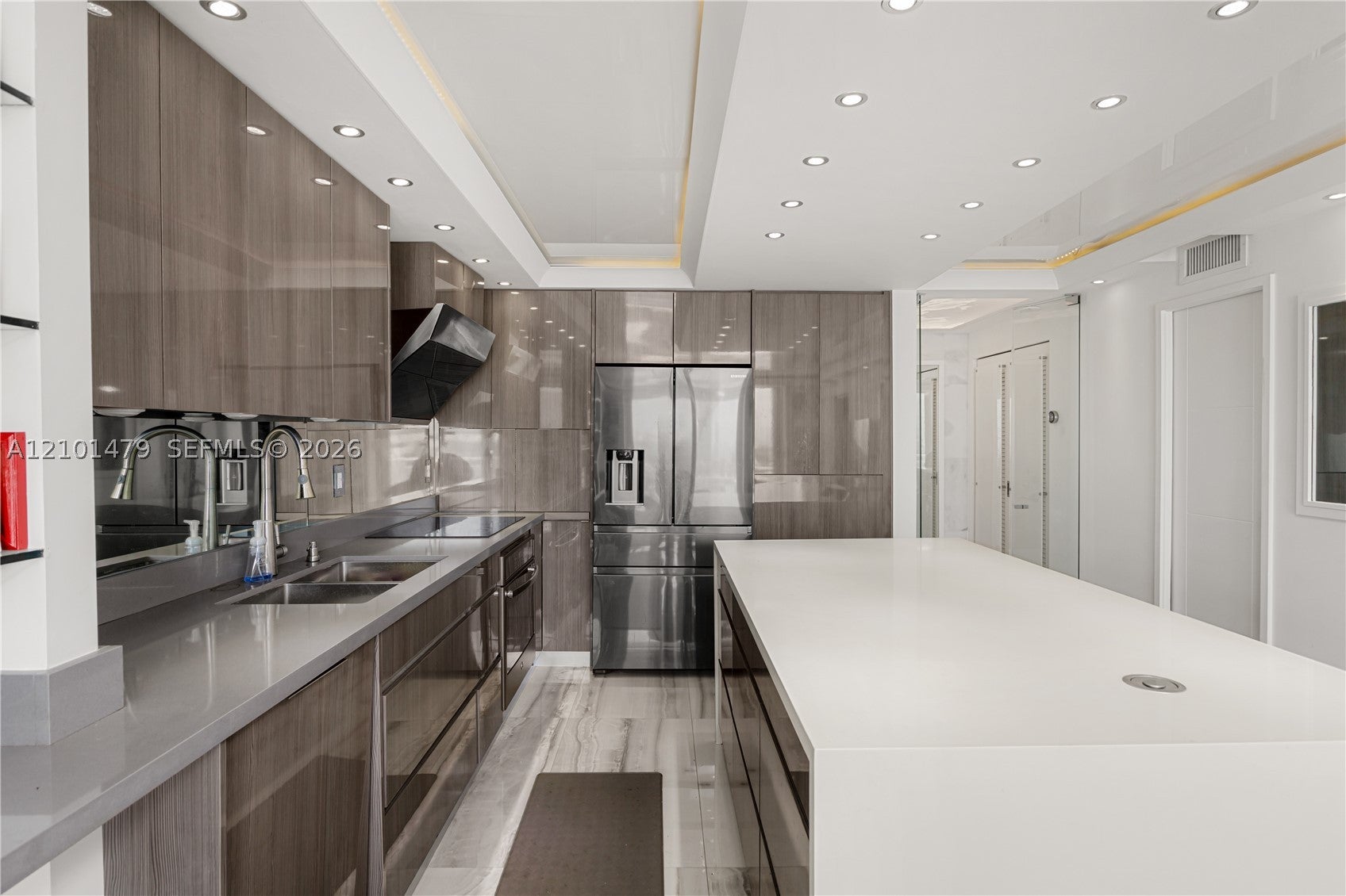 345 Ocean Dr 705
