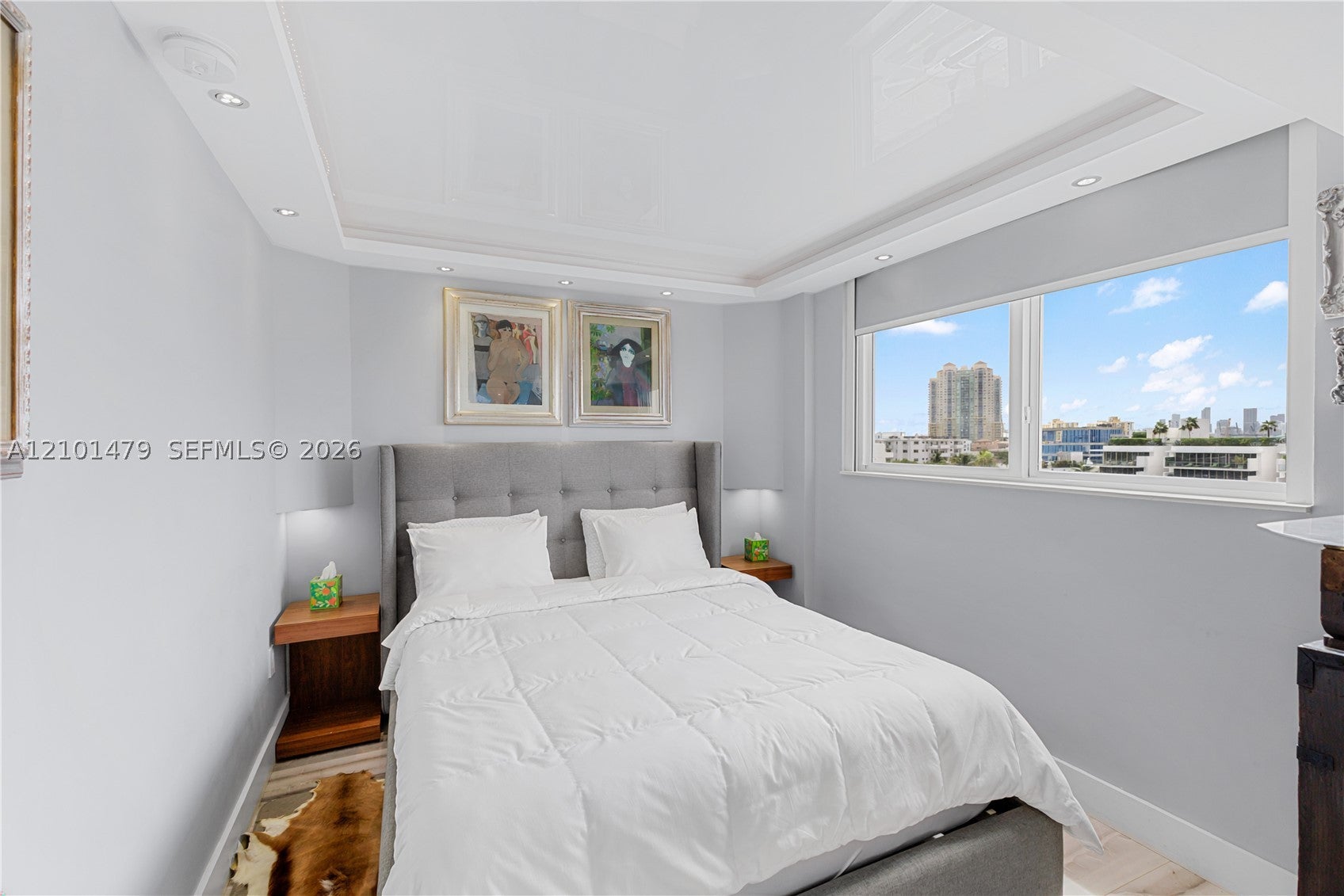 345 Ocean Dr 705