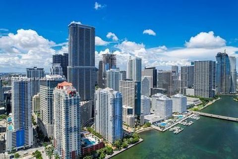 Condominium in Miami FL 1200 Brickell Bay Dr Dr.jpg