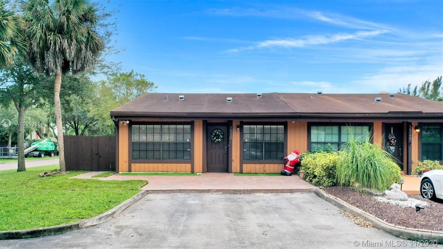 Come and live and this centrally located and family-oriented community, this unit won't disappoint your client. The owners have tastefully maintained it, This corner villa has a lot to offer, it has natural light, high ceilings, bathrooms, and kitchen are nicely remodeled, it has tile all throughout, This 2 bedroom and 2 bathrooms, plus a cozy loft is a perfect starter home. Cedarwoods has a low monthly maintenance fee. It has a large, covered porch and a private patio. Are you looking for an upgraded unit, this is it!