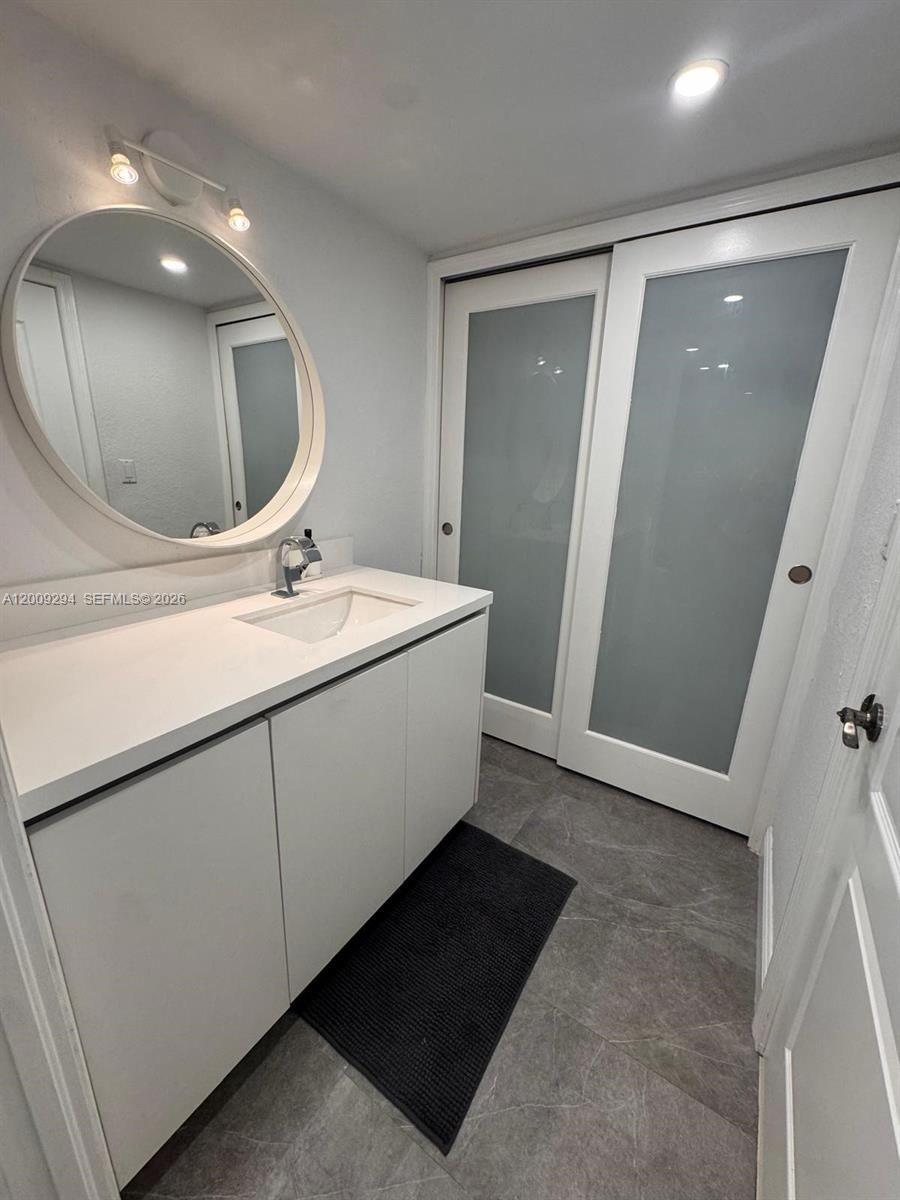 RONEY PALACE CONDO - Residential