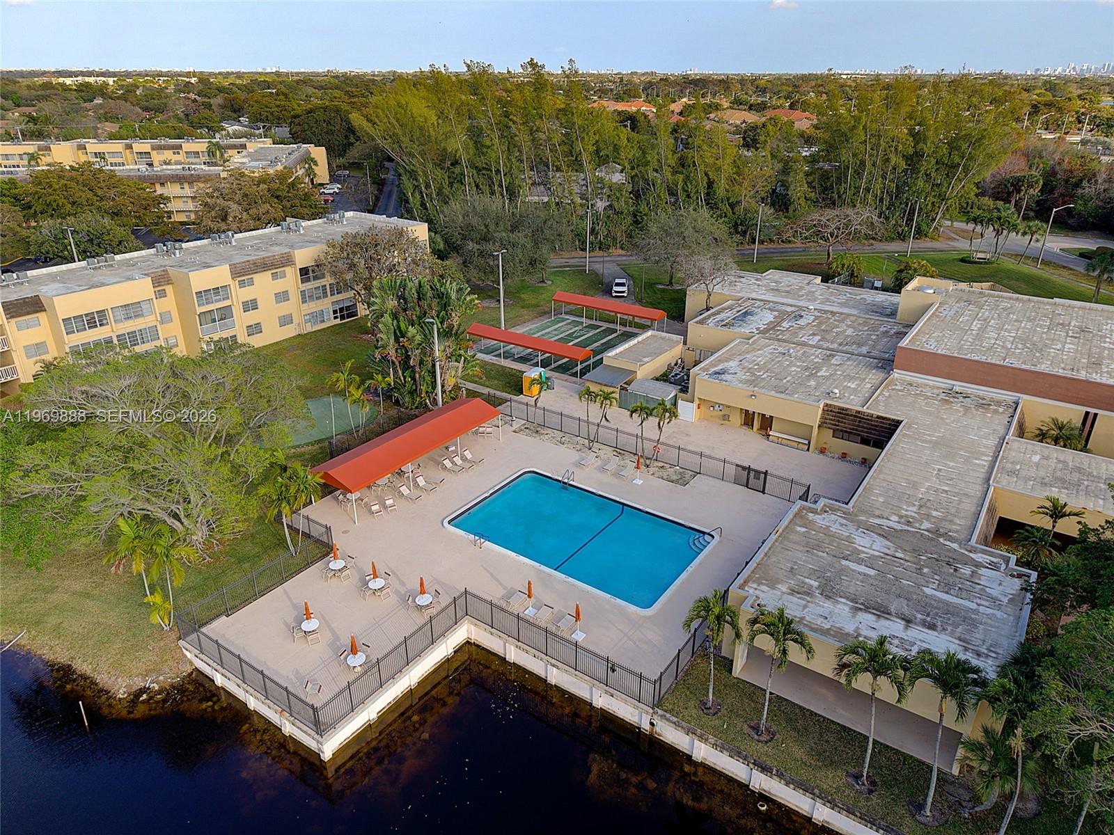 BERMUDA CLUB SEVEN CONDO - Residential