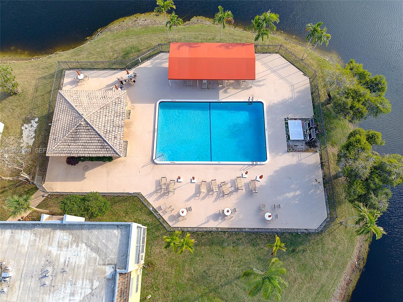 BERMUDA CLUB SEVEN CONDO - Residential