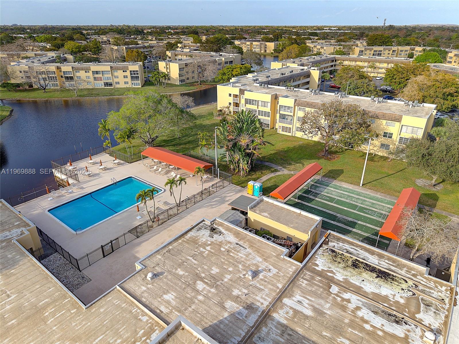 BERMUDA CLUB SEVEN CONDO - Residential