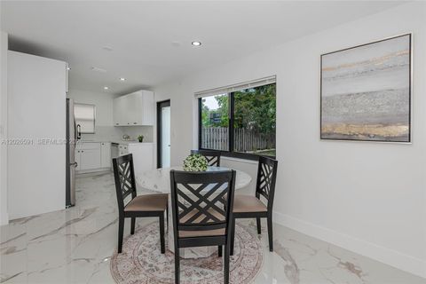 Tiny photo for 537 S 29th Ct, Hollywood, FL 33020 (MLS # A12026591)