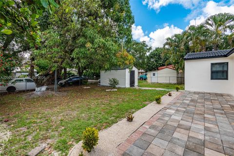 Tiny photo for 537 S 29th Ct, Hollywood, FL 33020 (MLS # A12026591)