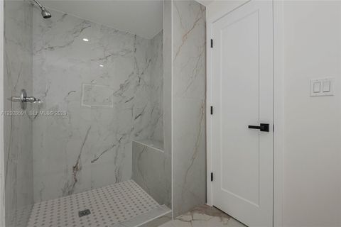 Tiny photo for 537 S 29th Ct, Hollywood, FL 33020 (MLS # A12026591)