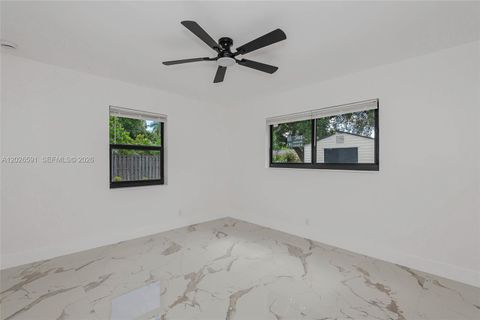 Tiny photo for 537 S 29th Ct, Hollywood, FL 33020 (MLS # A12026591)