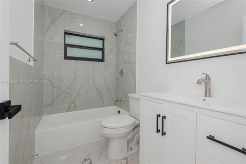 Tiny photo for 537 S 29th Ct, Hollywood, FL 33020 (MLS # A12026591)