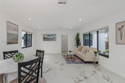 Tiny photo for 537 S 29th Ct, Hollywood, FL 33020 (MLS # A12026591)