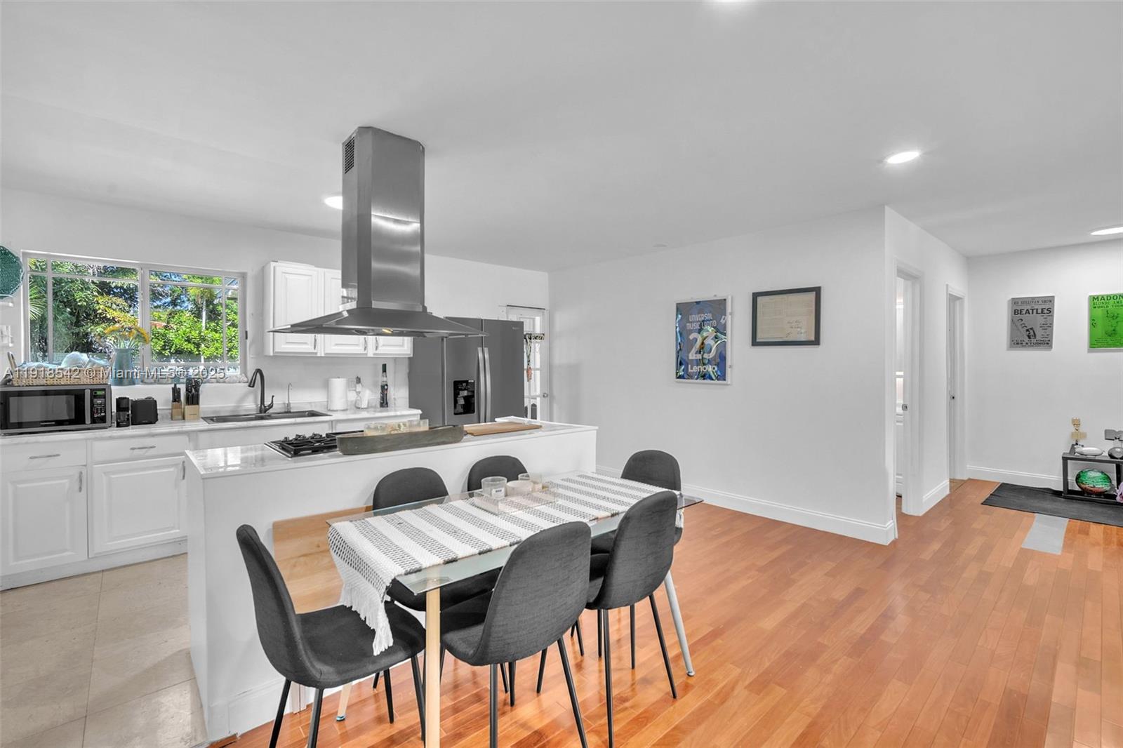 MIAMI SHORES SEC 8 REV - Residential