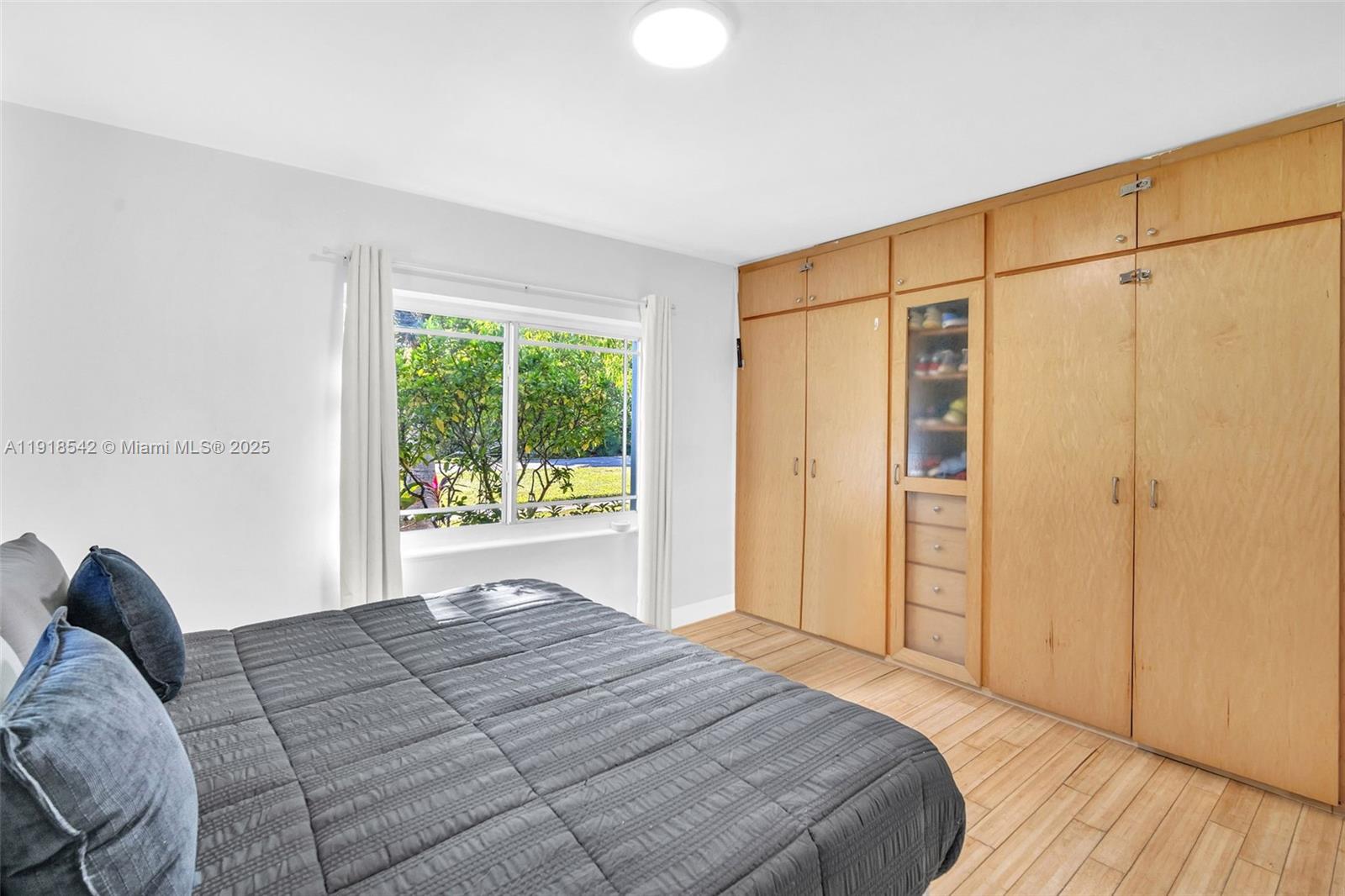 MIAMI SHORES SEC 8 REV - Residential