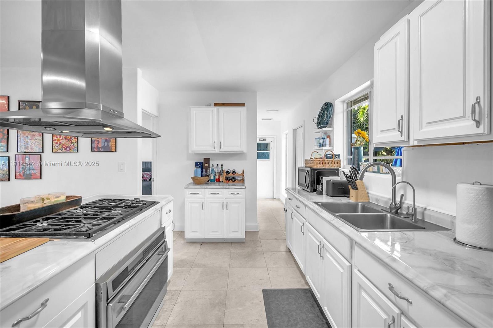 MIAMI SHORES SEC 8 REV - Residential