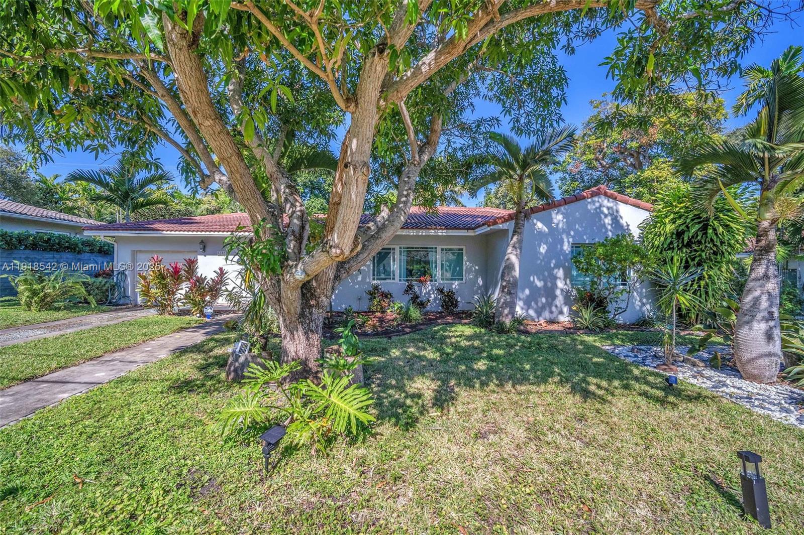 MIAMI SHORES SEC 8 REV - Residential
