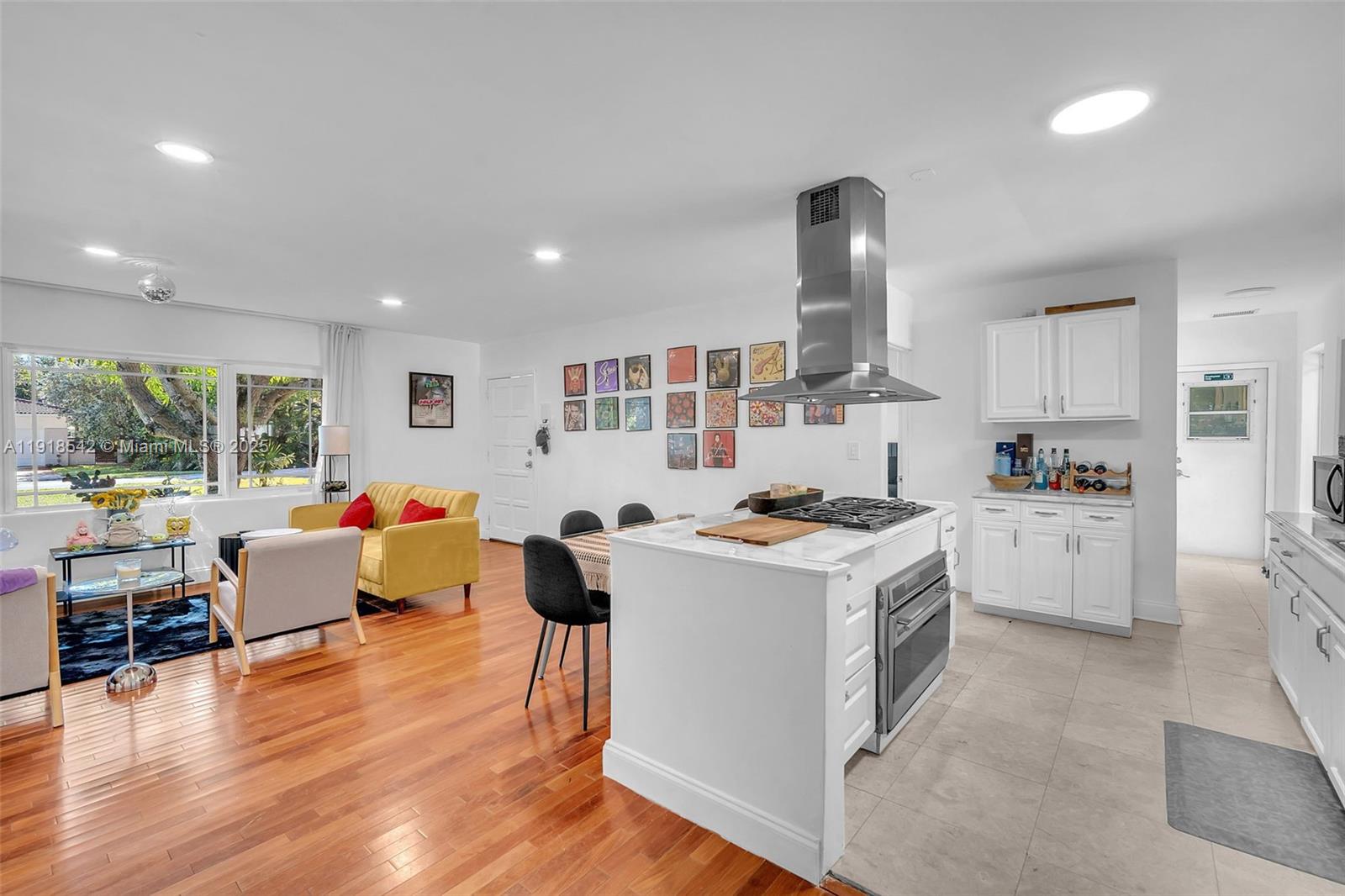 MIAMI SHORES SEC 8 REV - Residential