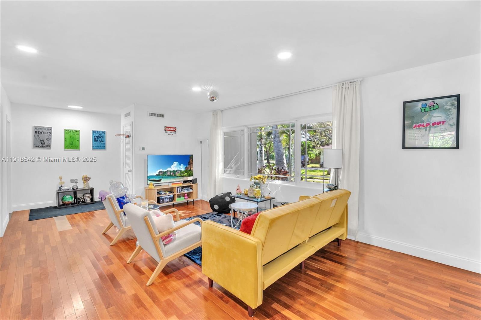 MIAMI SHORES SEC 8 REV - Residential