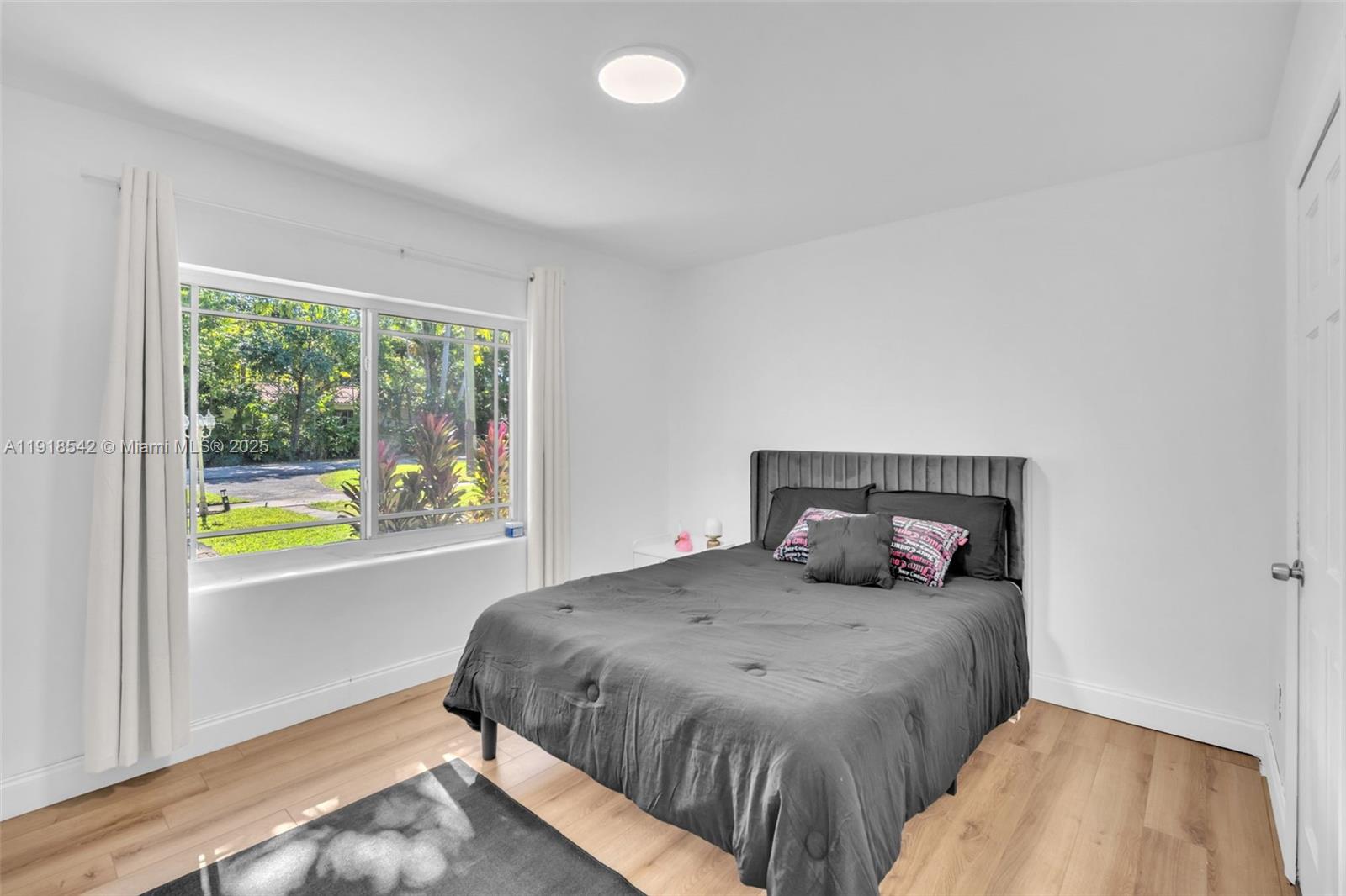 MIAMI SHORES SEC 8 REV - Residential