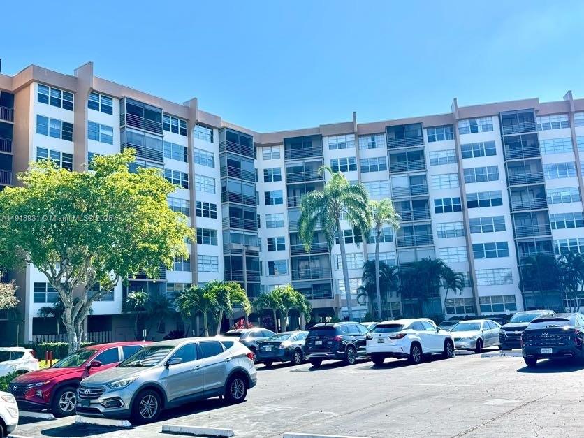 1200 Saint Charles Pl 218