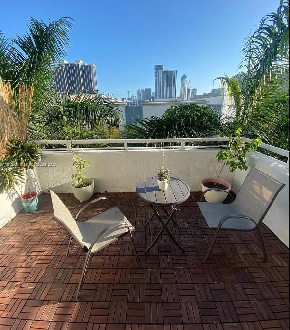275 Ne 18th St 402, Miami, Broward County, Florida - 1 Bedrooms  
1 Bathrooms - 